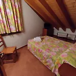 Casas Pirineo, * Aínsa