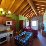 Casas Pirineo, * Aínsa