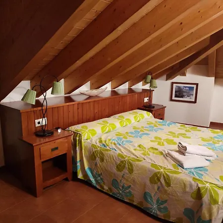 Casas Pirineo, アパート