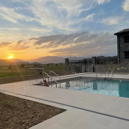 Casas Pirineo, Aínsa