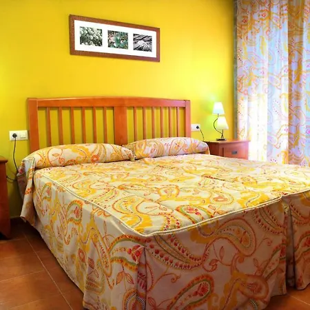 Casas Pirineo, * Aínsa